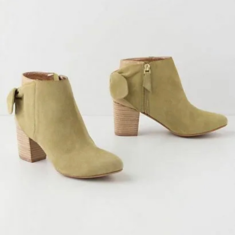 Anthropologie l 6M Miss Albright Sueded Gold Shimmer Bow Back Block Heel Booties